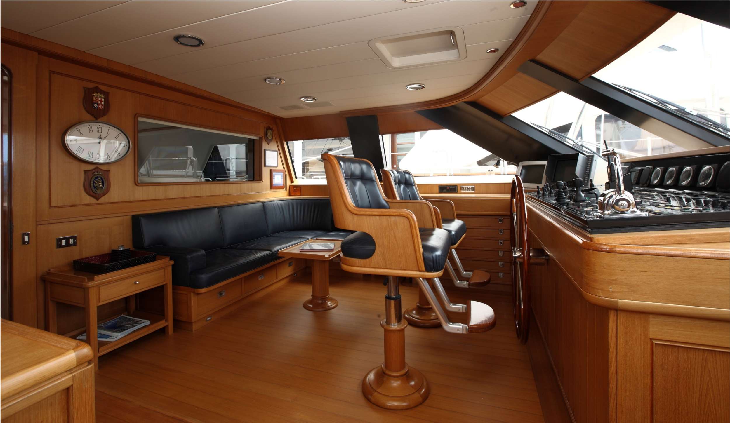 Luxury Crewed Sailing Yacht HERITAGE M photo 4