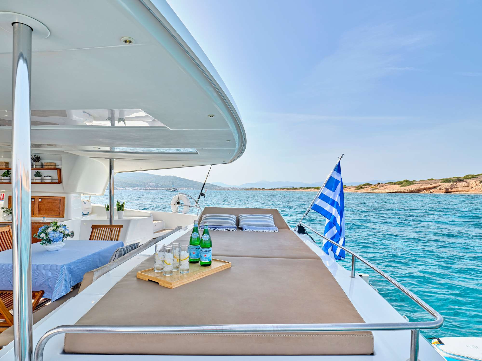 Crewed Catamaran HIGH FIVE photo 7