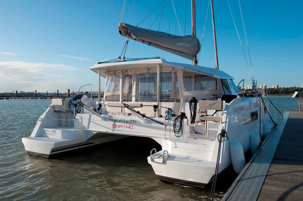 Bareboat Sailing Yacht HONG KONG