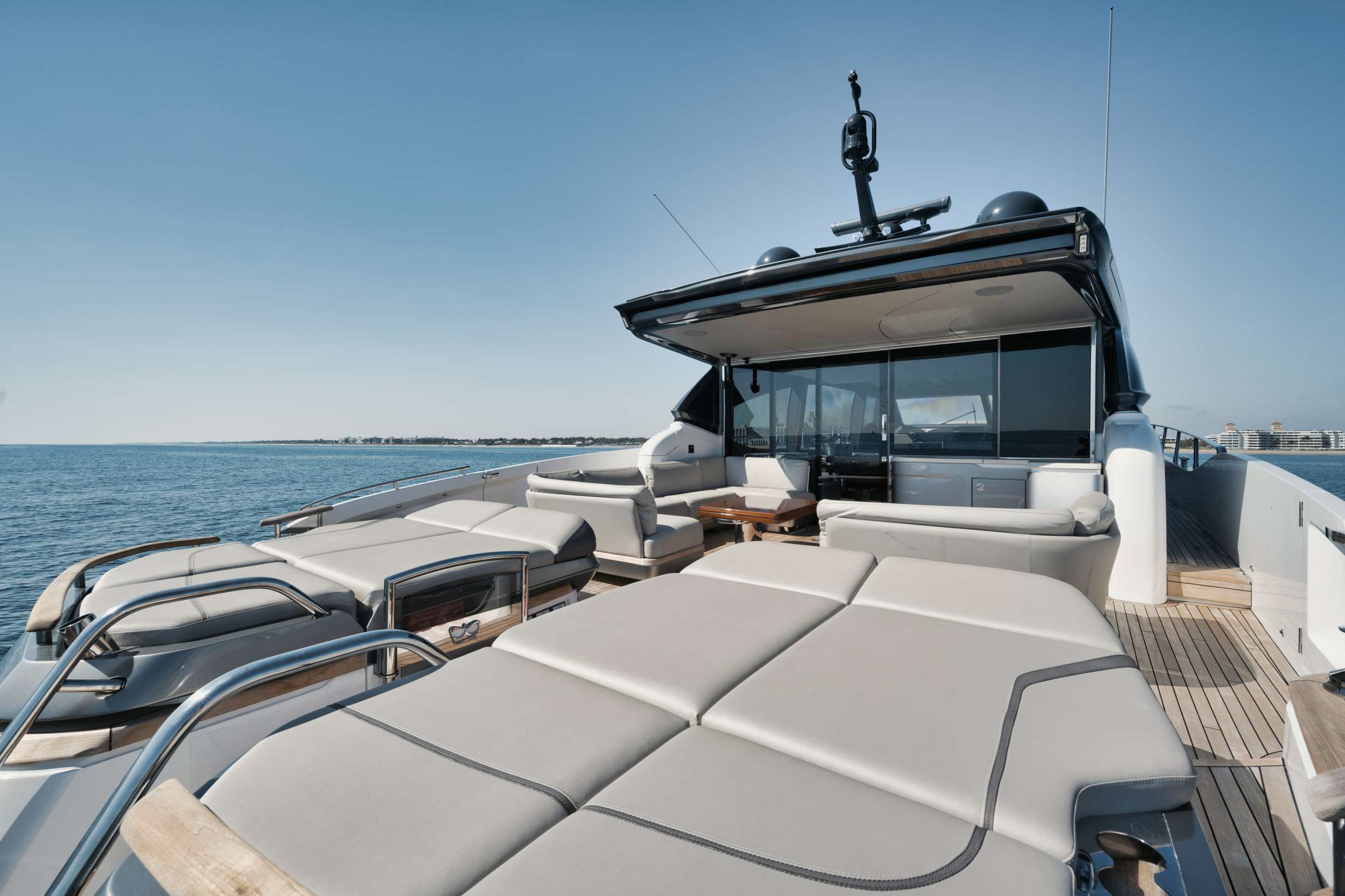 Crewed Motor Yacht HOOKED HER photo 3