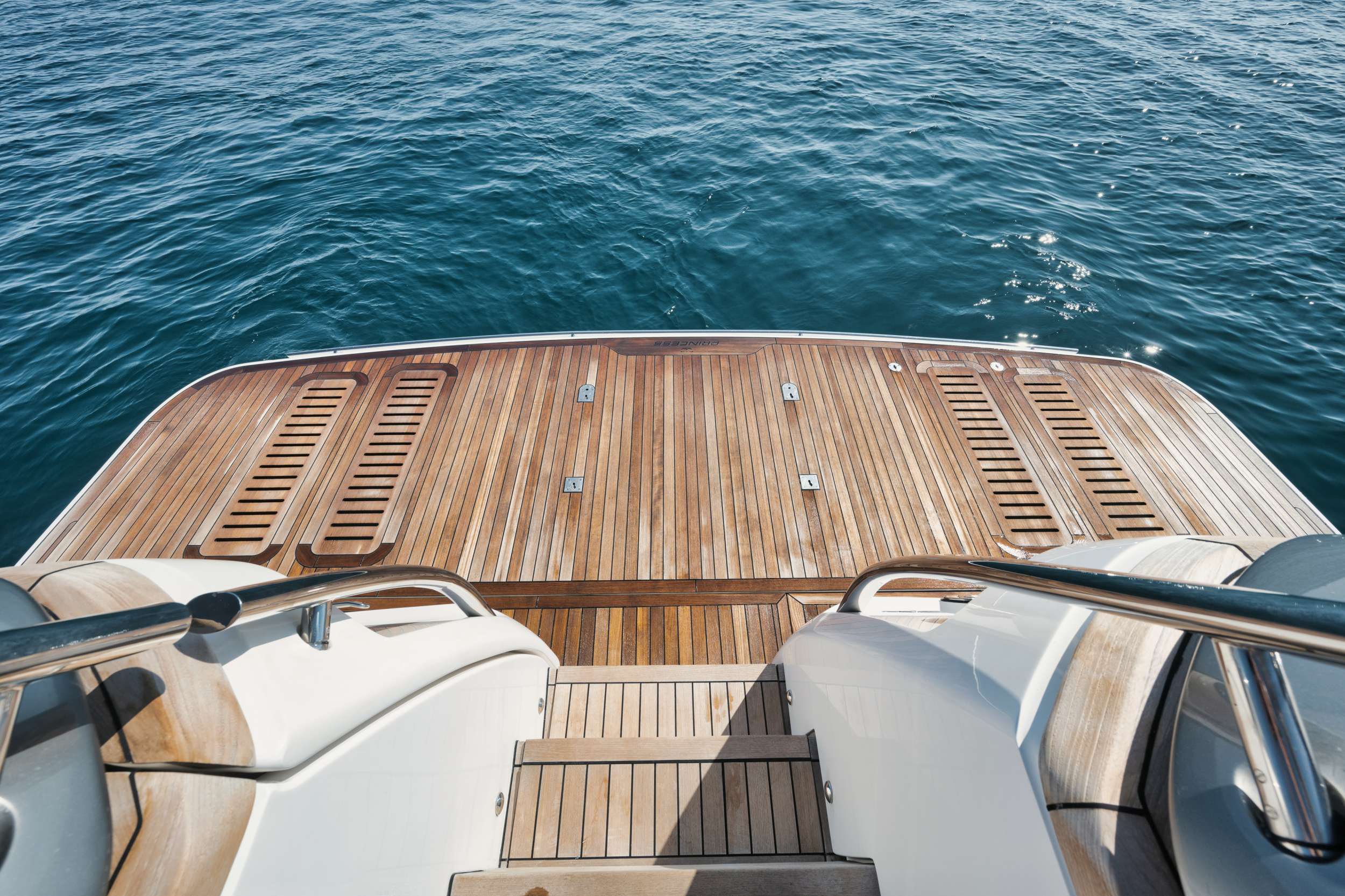 Crewed Motor Yacht HOOKED HER photo 5