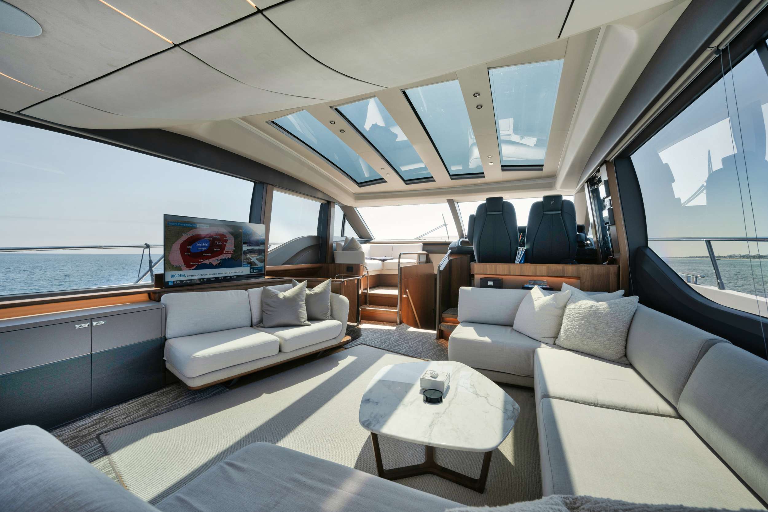 Crewed Motor Yacht HOOKED HER photo 6