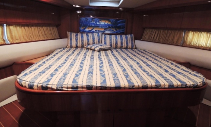 Crewed Motor Yacht HOT photo 3