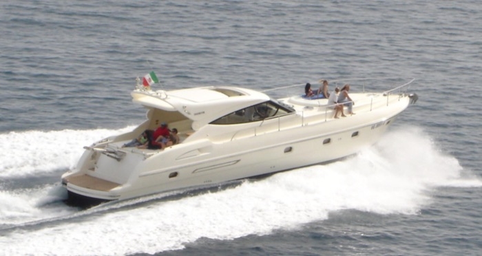 Crewed Motor Yacht HOT photo 5