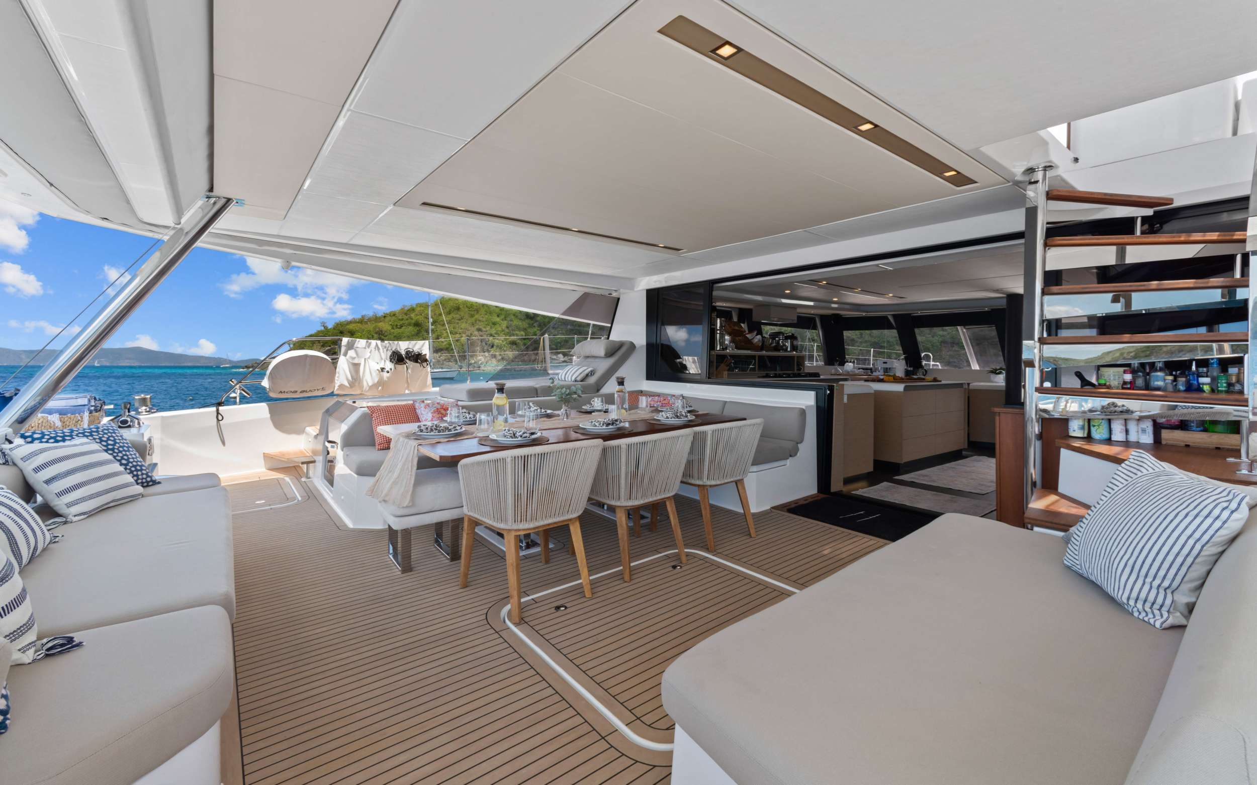 Crewed Catamaran HOURGLASS photo 7