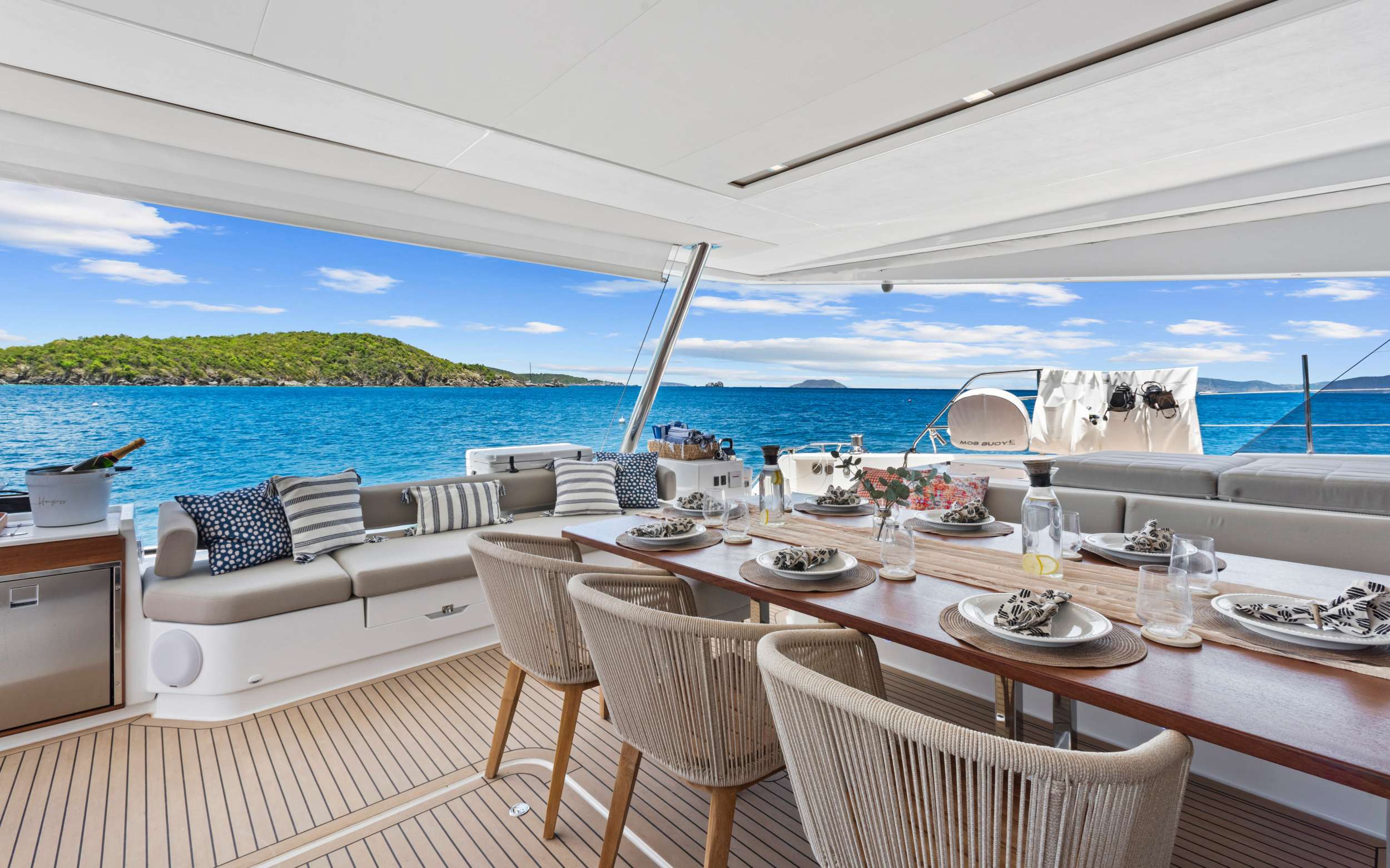 Crewed Catamaran HOURGLASS photo 8