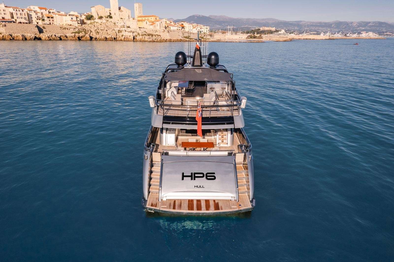 Luxury Crewed Motor Yacht HP6 photo 5