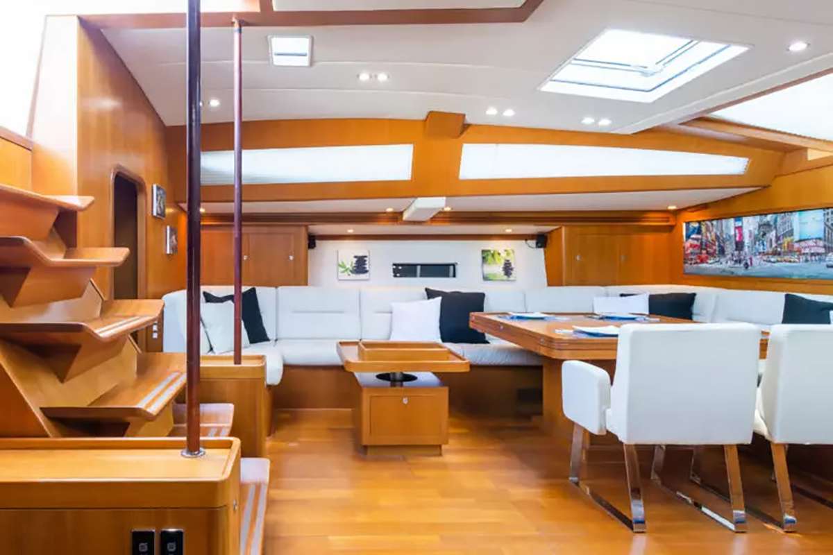 Luxury Crewed Sailing Yacht HUAYRA photo 4