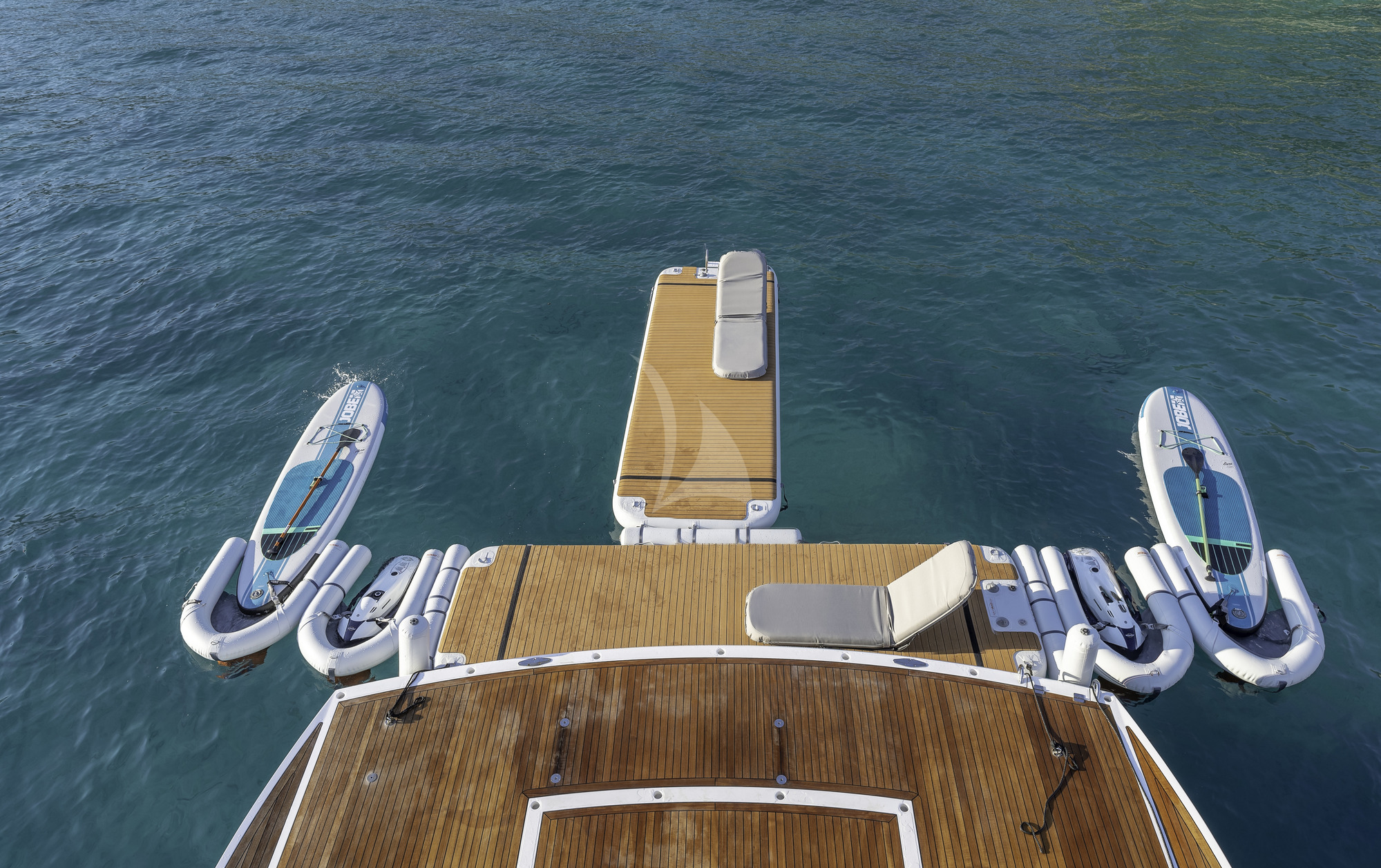 Luxury Crewed Motor Yacht HUNKY DORY OF LONDON photo 8