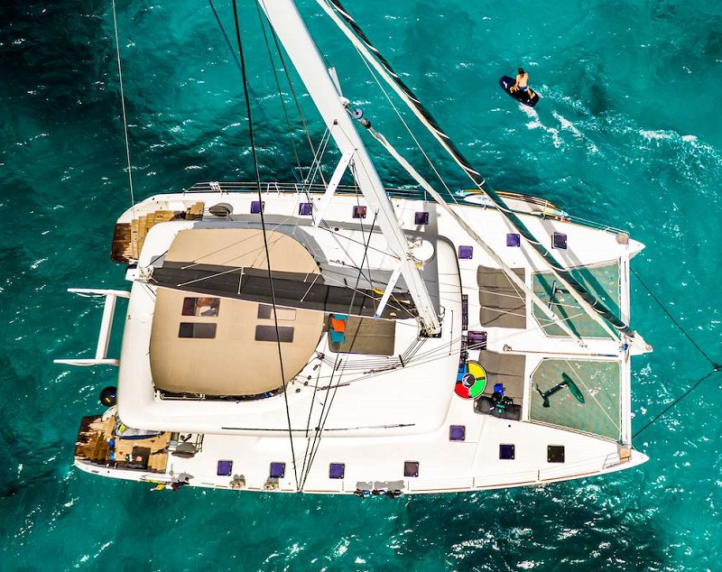 Luxury Crewed Catamaran HUNTRESS photo 3