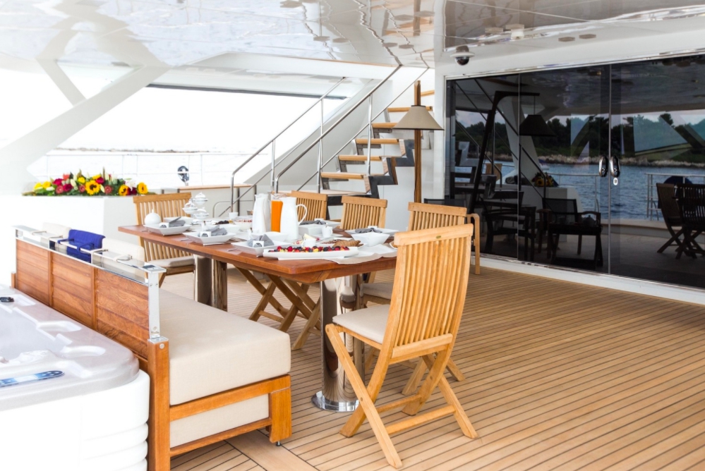 Luxury Crewed Catamaran HUTIANE photo 8