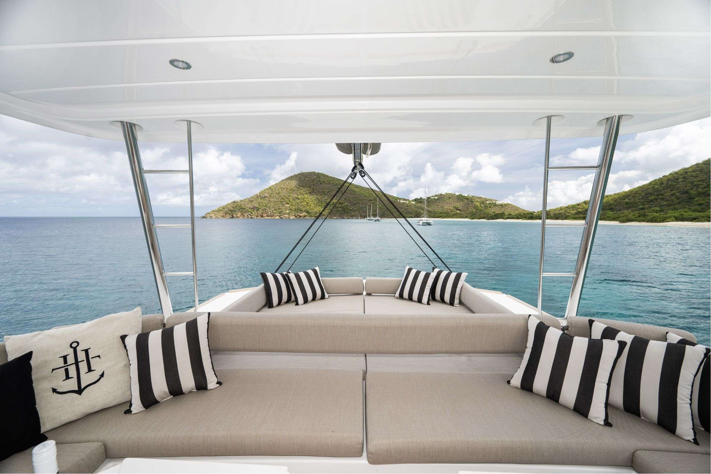 Crewed Catamaran HYDROTHERAPY photo 7