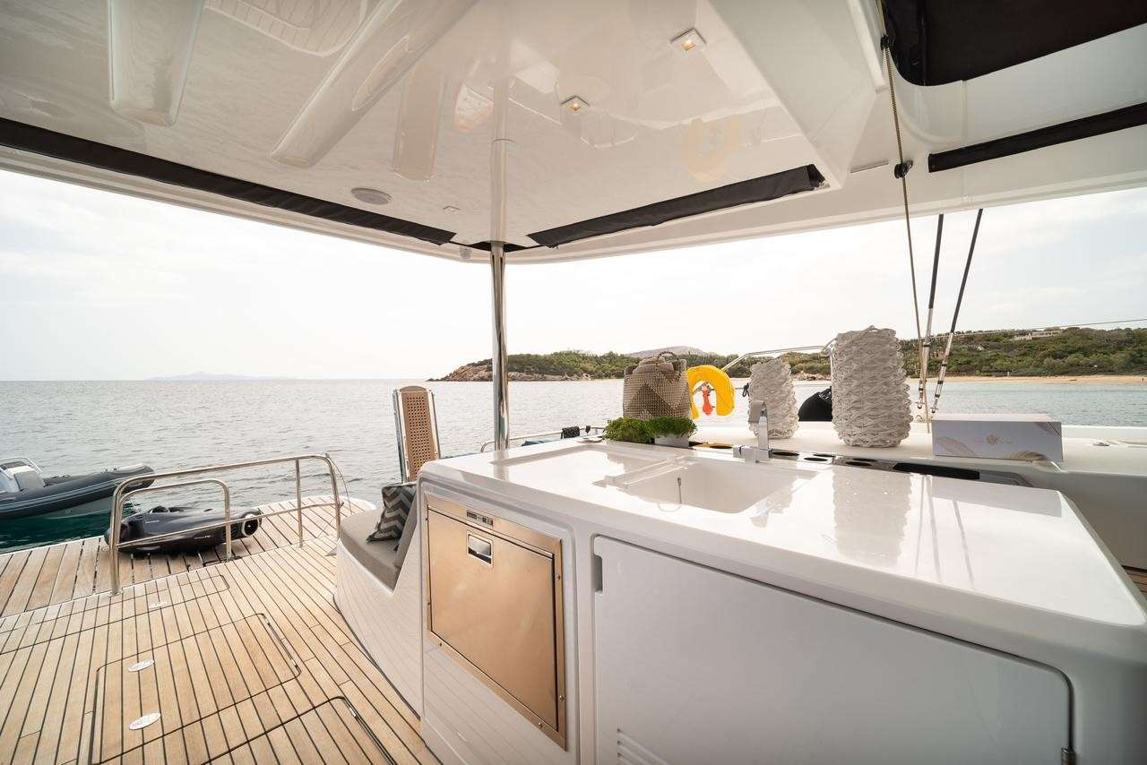 Luxury Crewed Catamaran HYDRUS photo 7