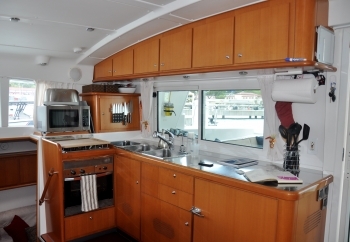 Crewed Catamaran HYPNAUTIC photo 5