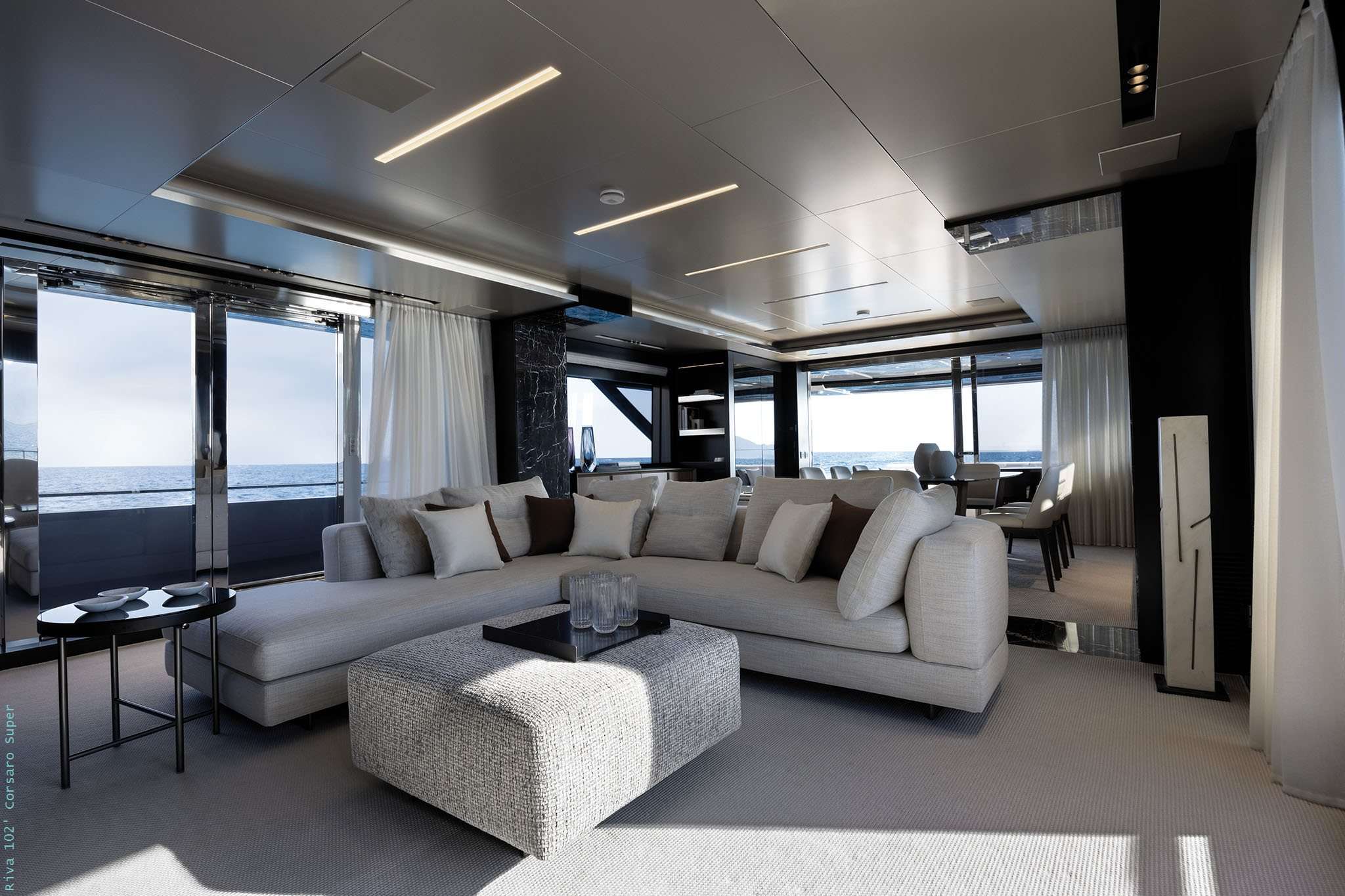 Luxury Crewed Motor Yacht ICONA photo 3