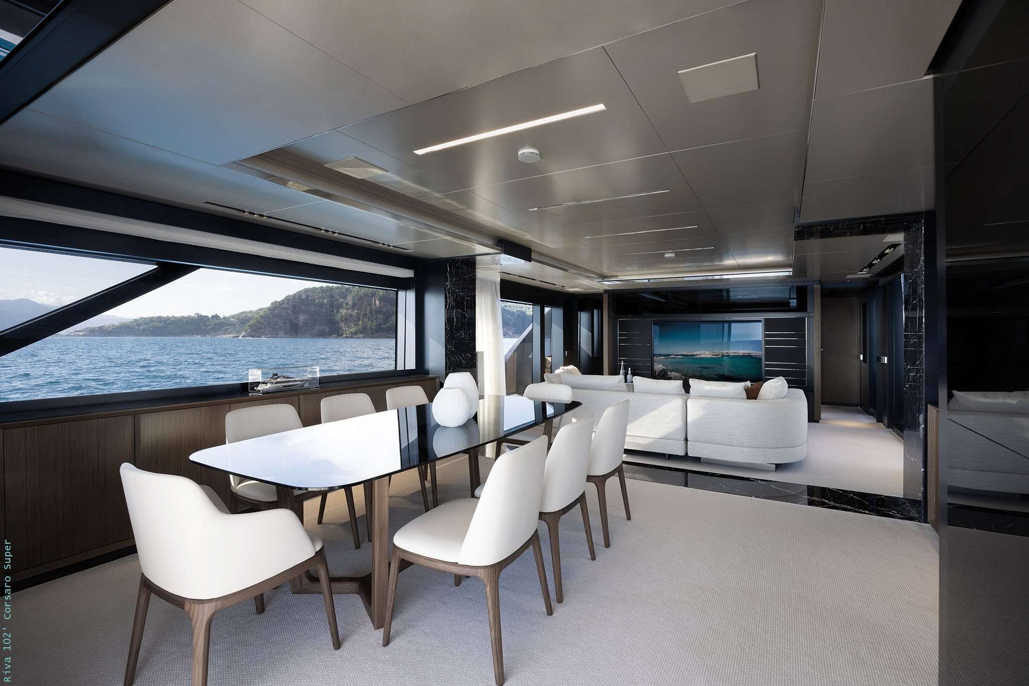 Luxury Crewed Motor Yacht ICONA photo 4