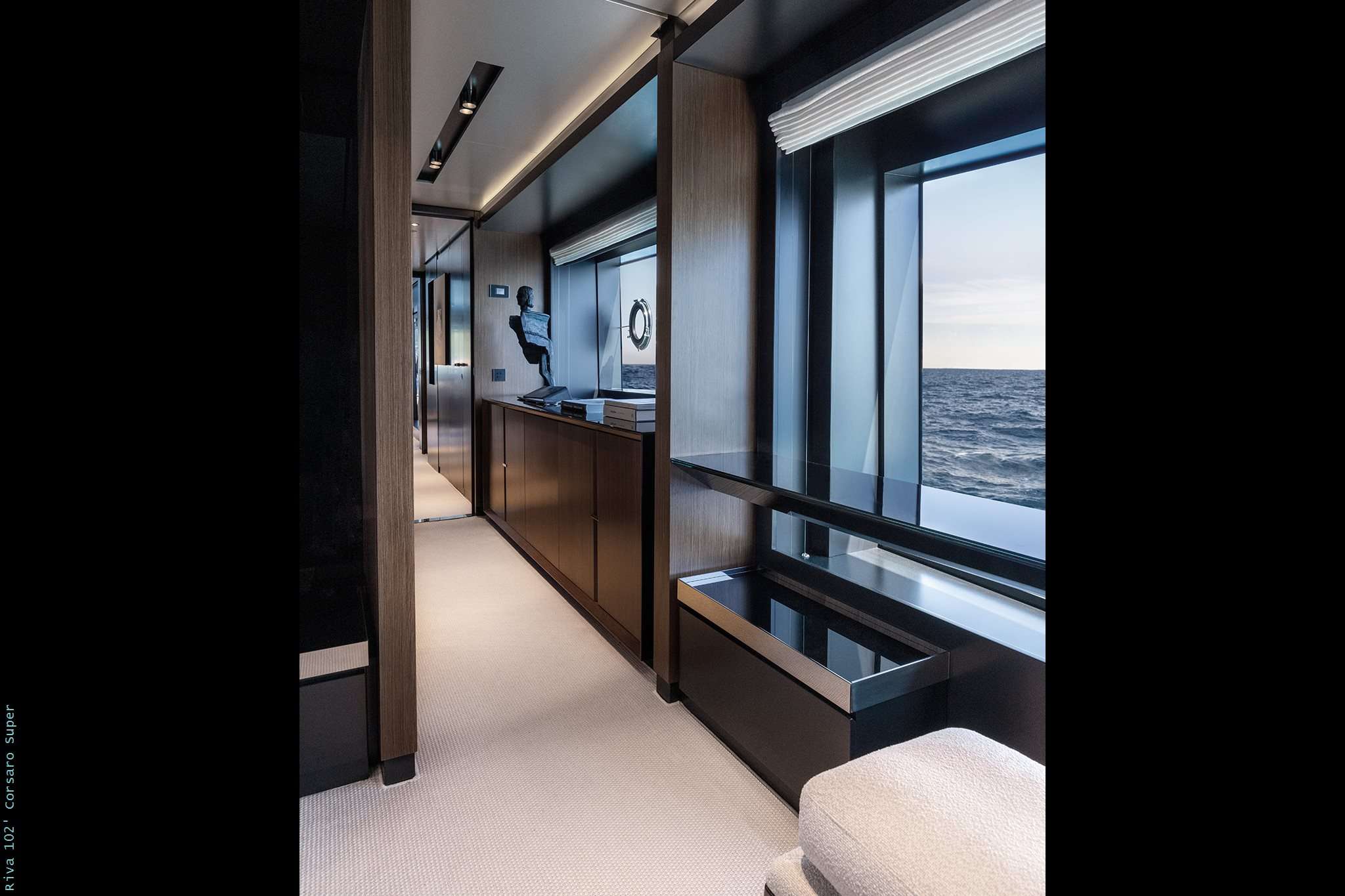 Luxury Crewed Motor Yacht ICONA photo 5