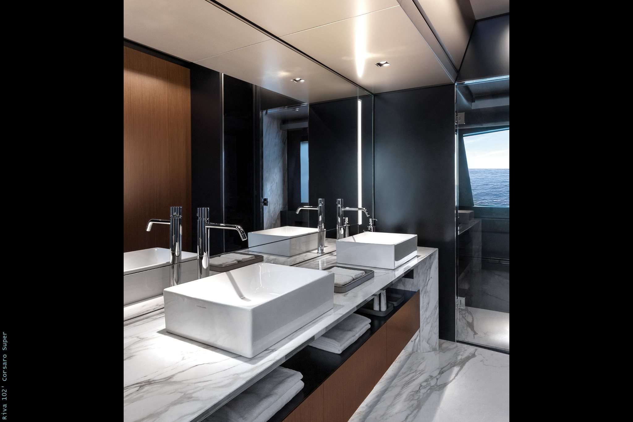 Luxury Crewed Motor Yacht ICONA photo 8