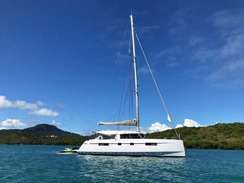 Luxury Crewed Catamaran ILLUSION photo 3