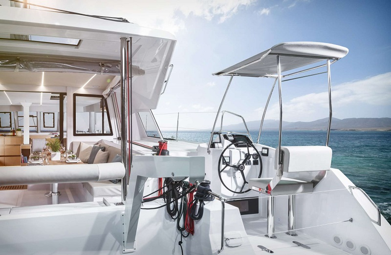 Luxury Crewed Catamaran ILLUSION photo 4