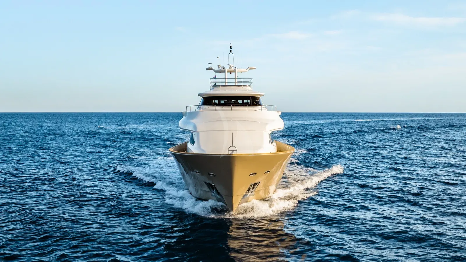 Luxury Crewed Motor Yacht IMAGINE photo 7