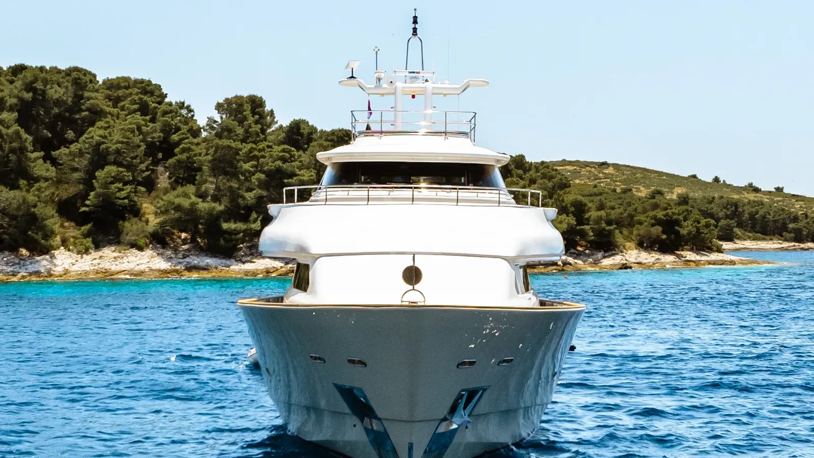 Luxury Crewed Motor Yacht IMAGINE photo 8