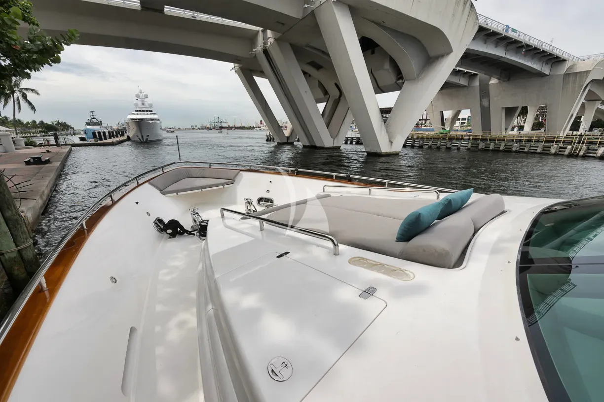 Crewed Motor Yacht IN THE ZONE photo 3