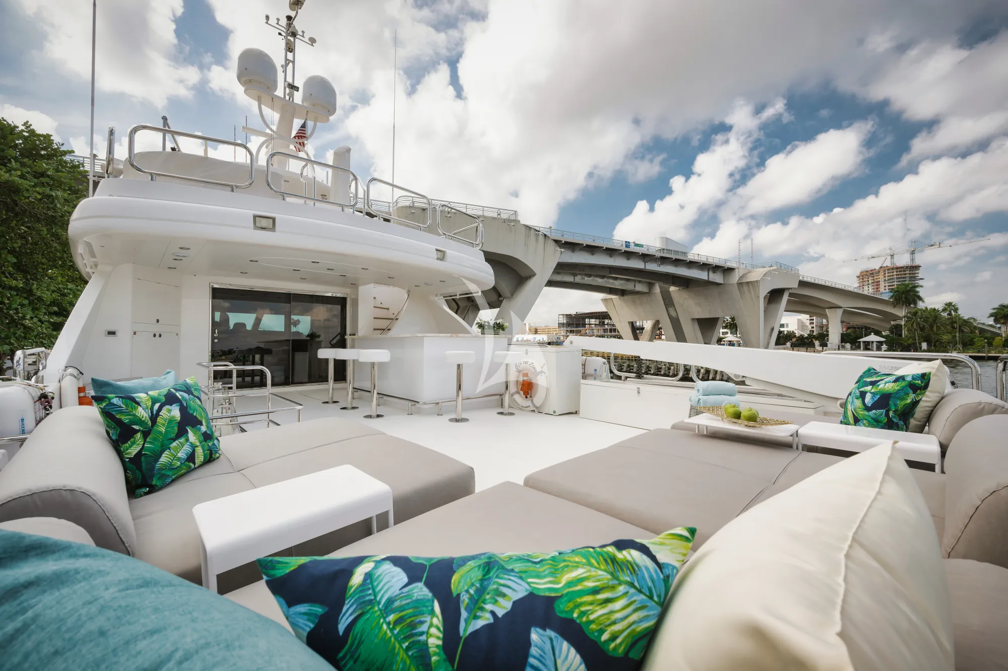 Crewed Motor Yacht IN THE ZONE photo 6