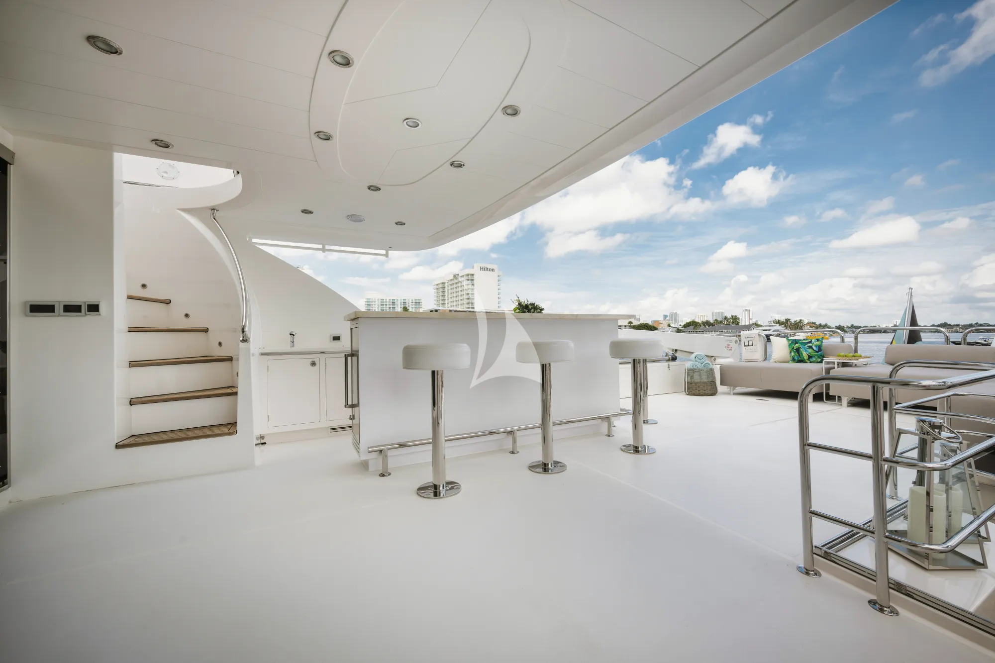 Crewed Motor Yacht IN THE ZONE photo 7