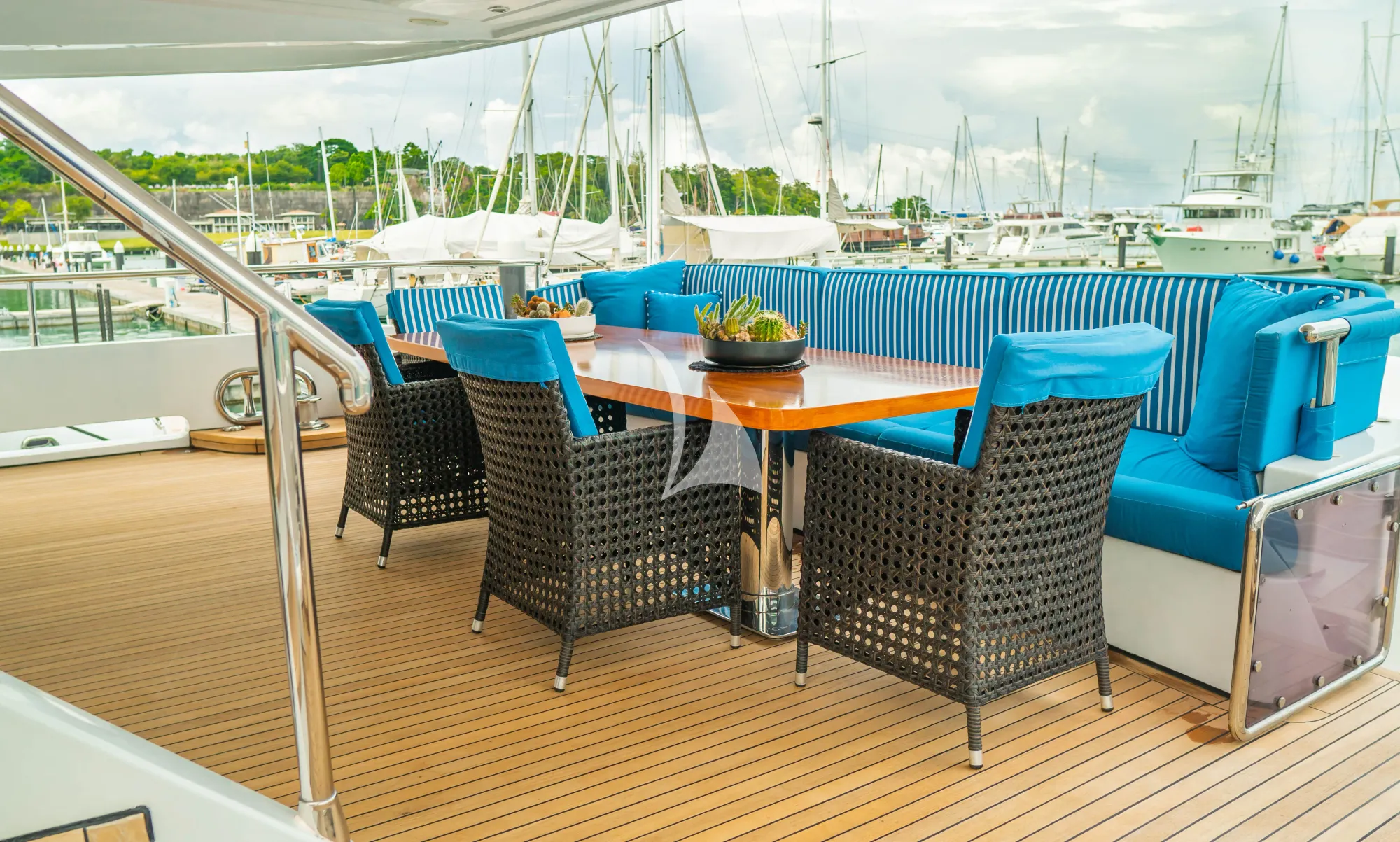 Luxury Crewed Motor Yacht INDIANA photo 7