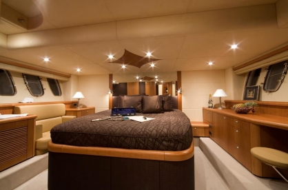 Crewed Motor Yacht INDIGO SUN photo 7