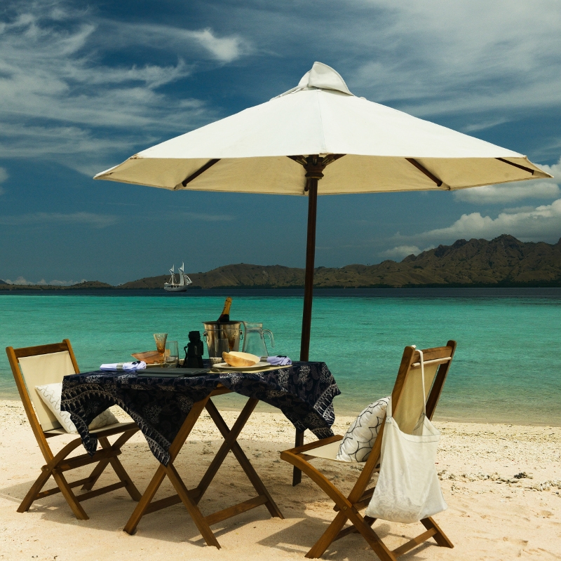 Luxury Crewed Sailing Yacht Indonesian Honeymoon Cruise photo 5