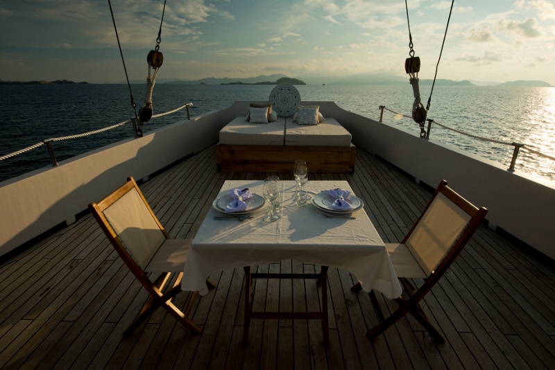 Luxury Crewed Sailing Yacht Indonesian Honeymoon Cruise photo 7