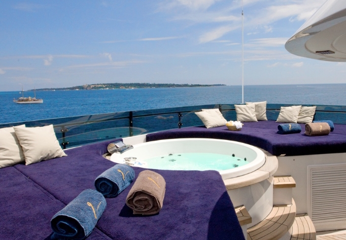 Luxury Crewed Motor Yacht INSIGNIA photo 4