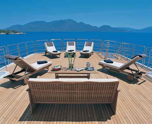 Luxury Crewed Motor Yacht INSIGNIA photo 5