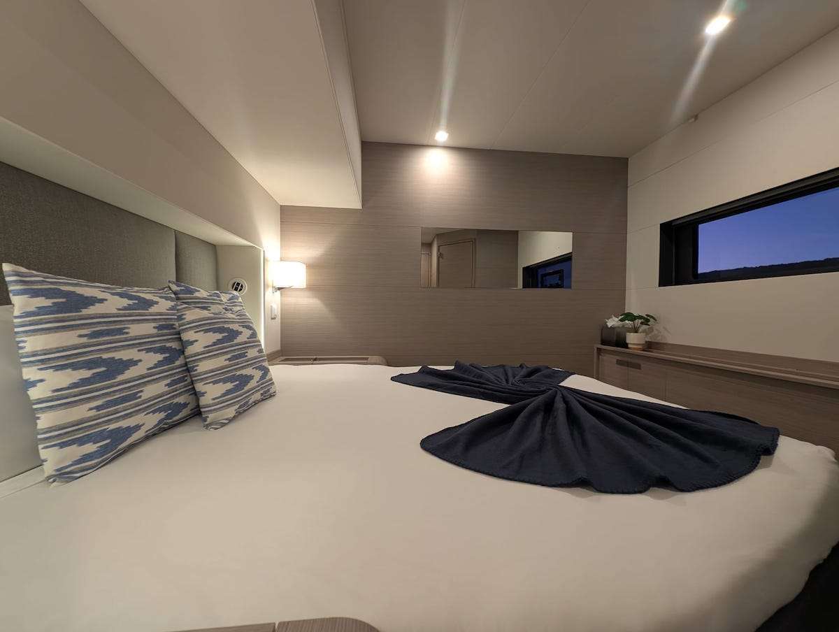 Crewed Catamaran INSPIRANTE photo 7