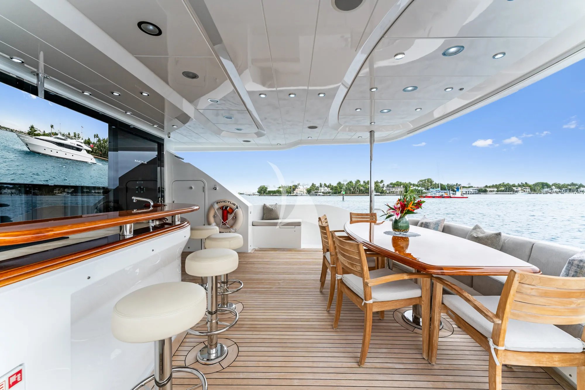 Crewed Motor Yacht INVICTUS photo 6