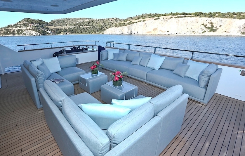Luxury Crewed Motor Yacht IPANEMAS photo 3