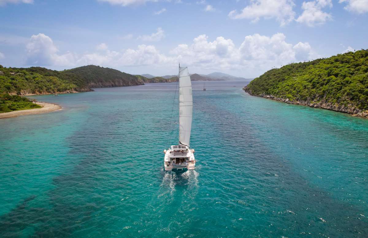 Crewed Catamaran ISLAND HOPPIN 55 photo 4