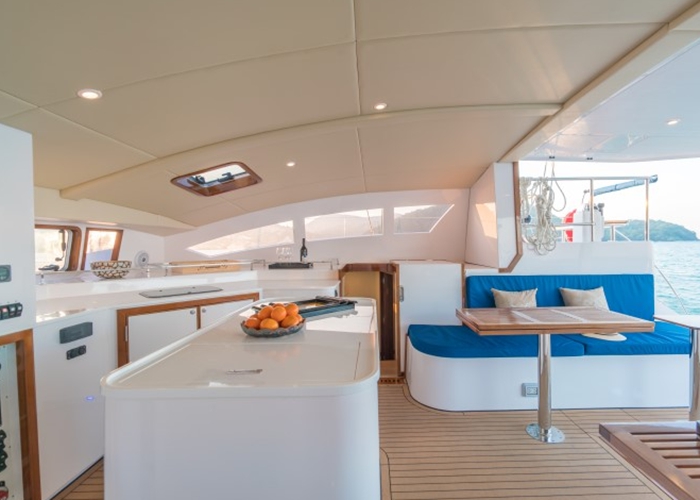 Bareboat Catamaran Island Spirit 410 photo 5