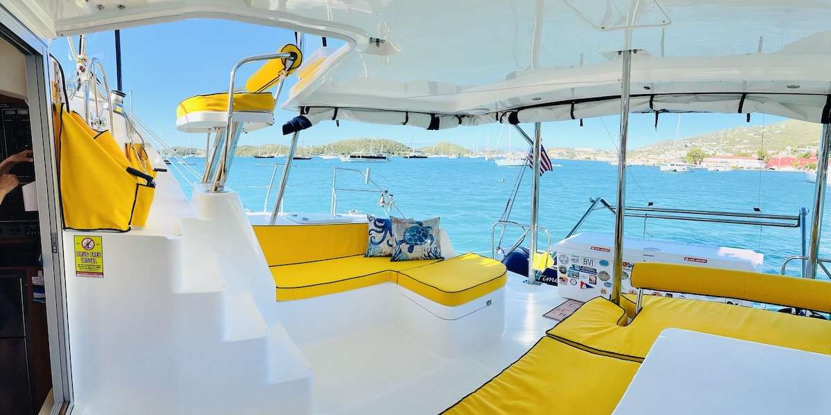 Crewed Catamaran ISLAND TIME photo 3