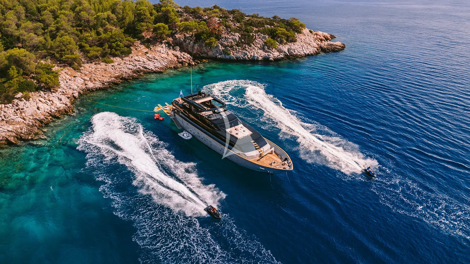 Luxury Crewed Motor Yacht ISLANDER II photo 5