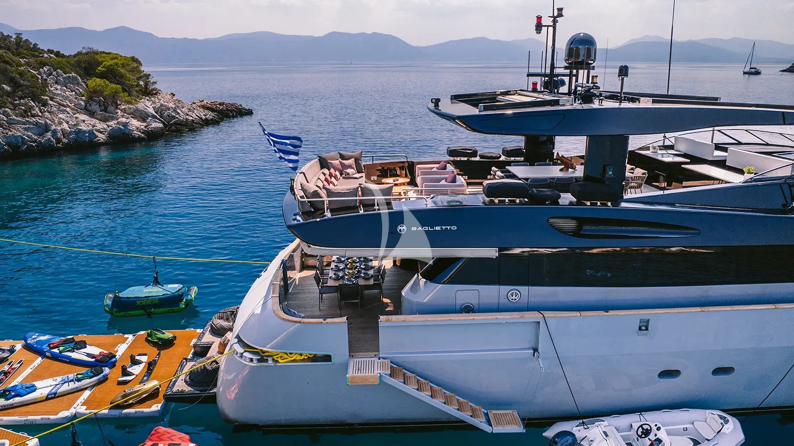 Luxury Crewed Motor Yacht ISLANDER II photo 7