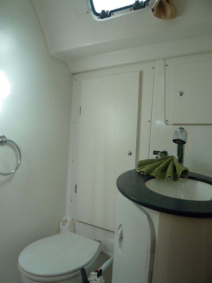 Bareboat Sailing Yacht ISLE DANCE II photo 7