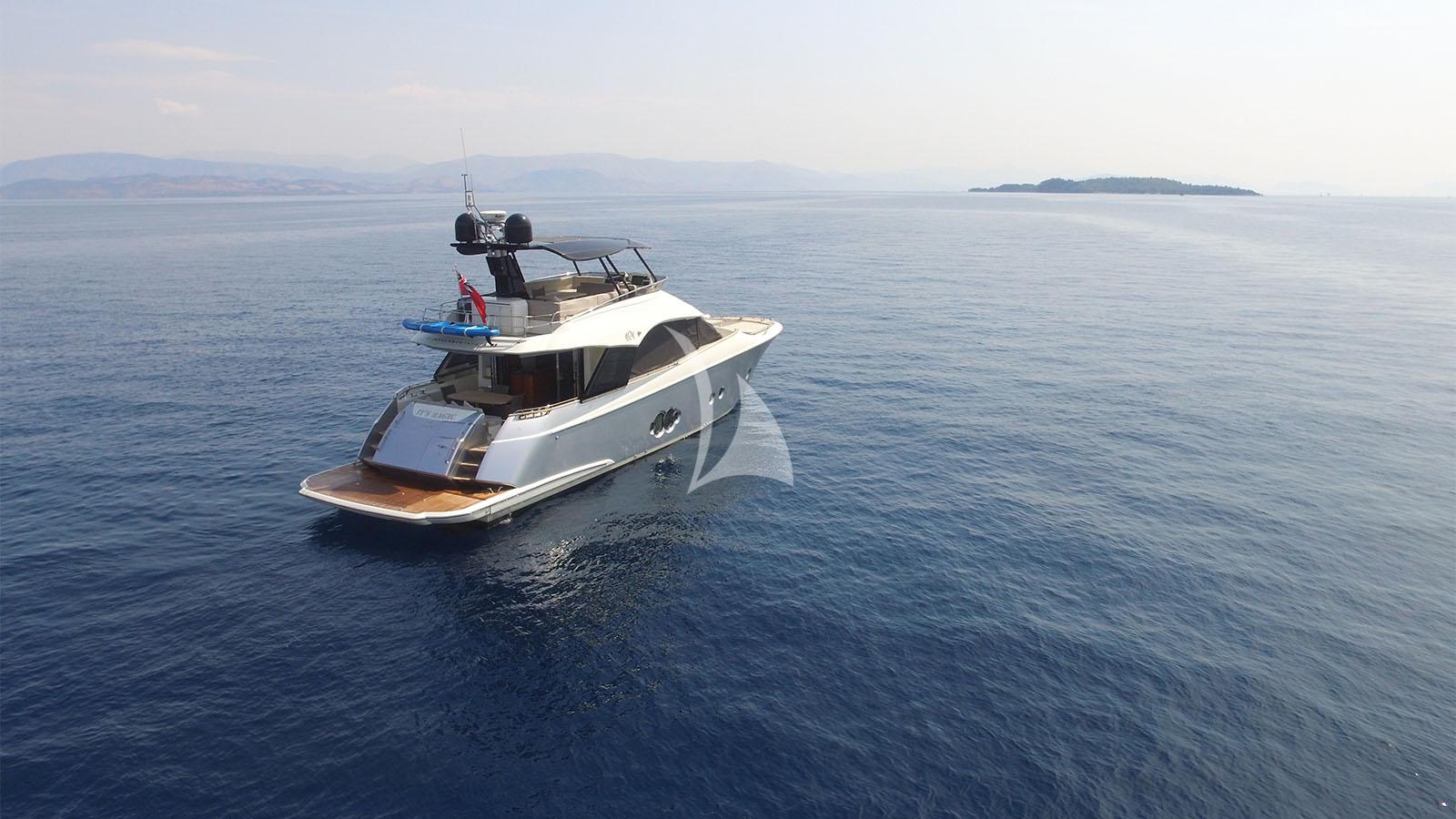 Crewed Motor Yacht IT`S MAGIC photo 4