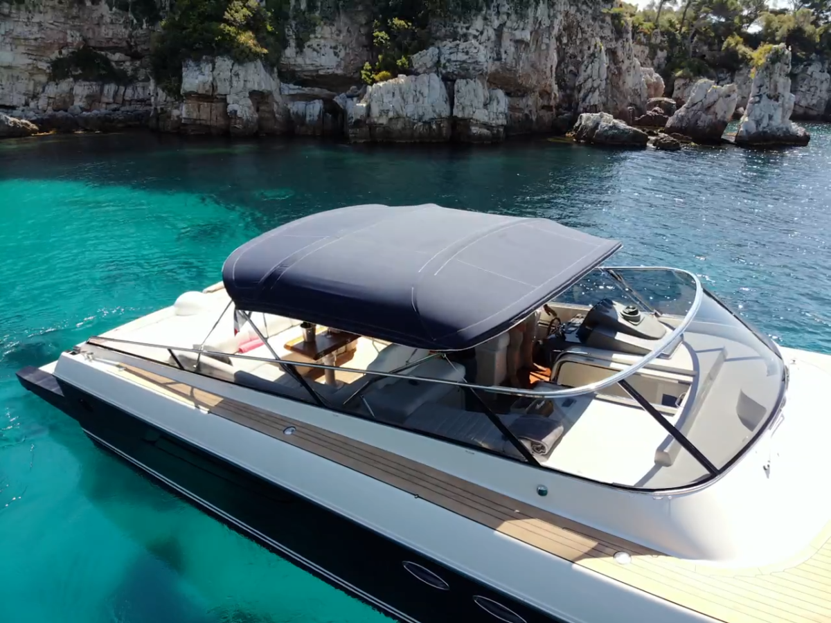 Crewed Motor Yacht Itama 55 photo 6