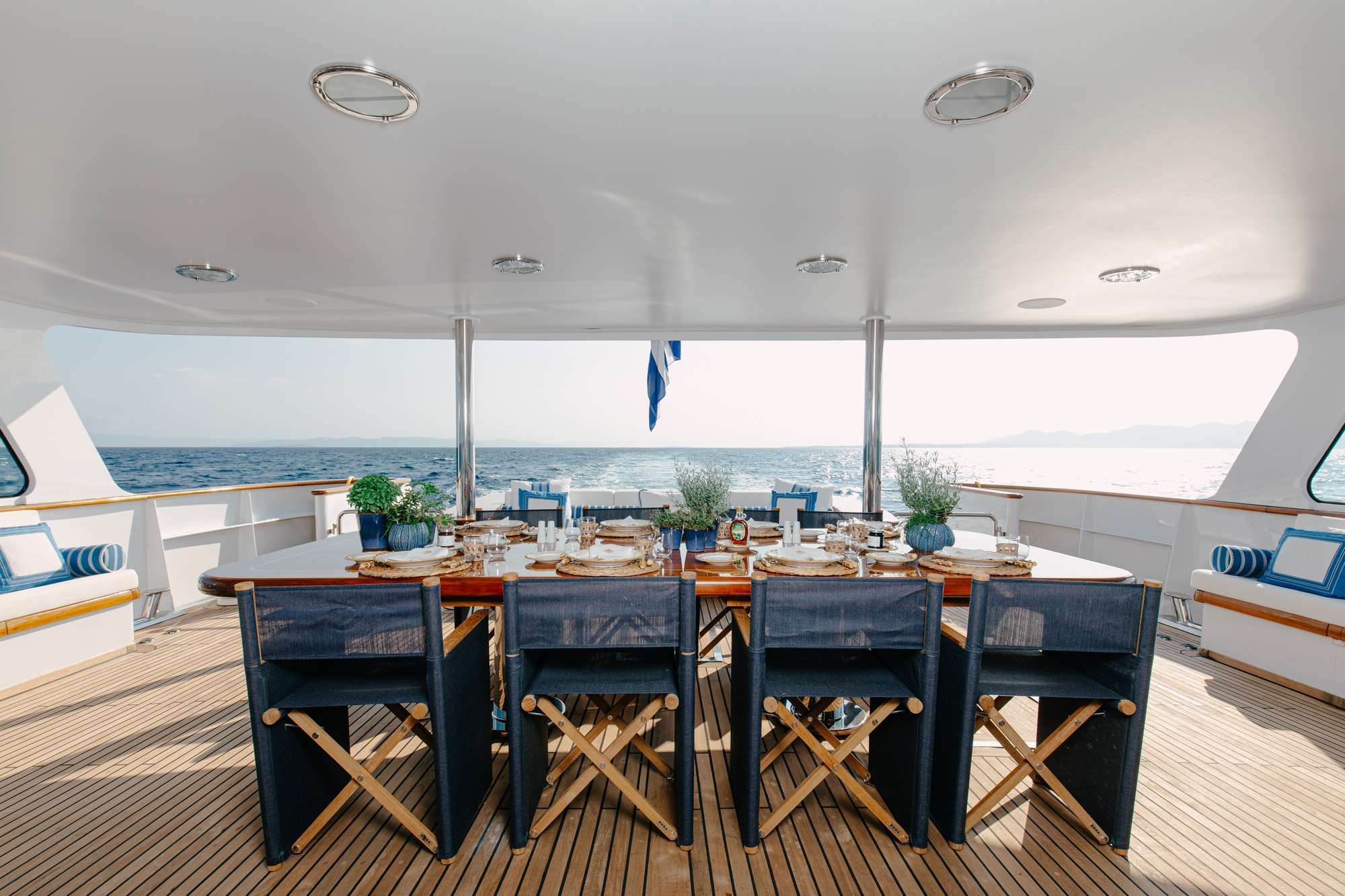 Luxury Crewed Motor Yacht ITOTO photo 7