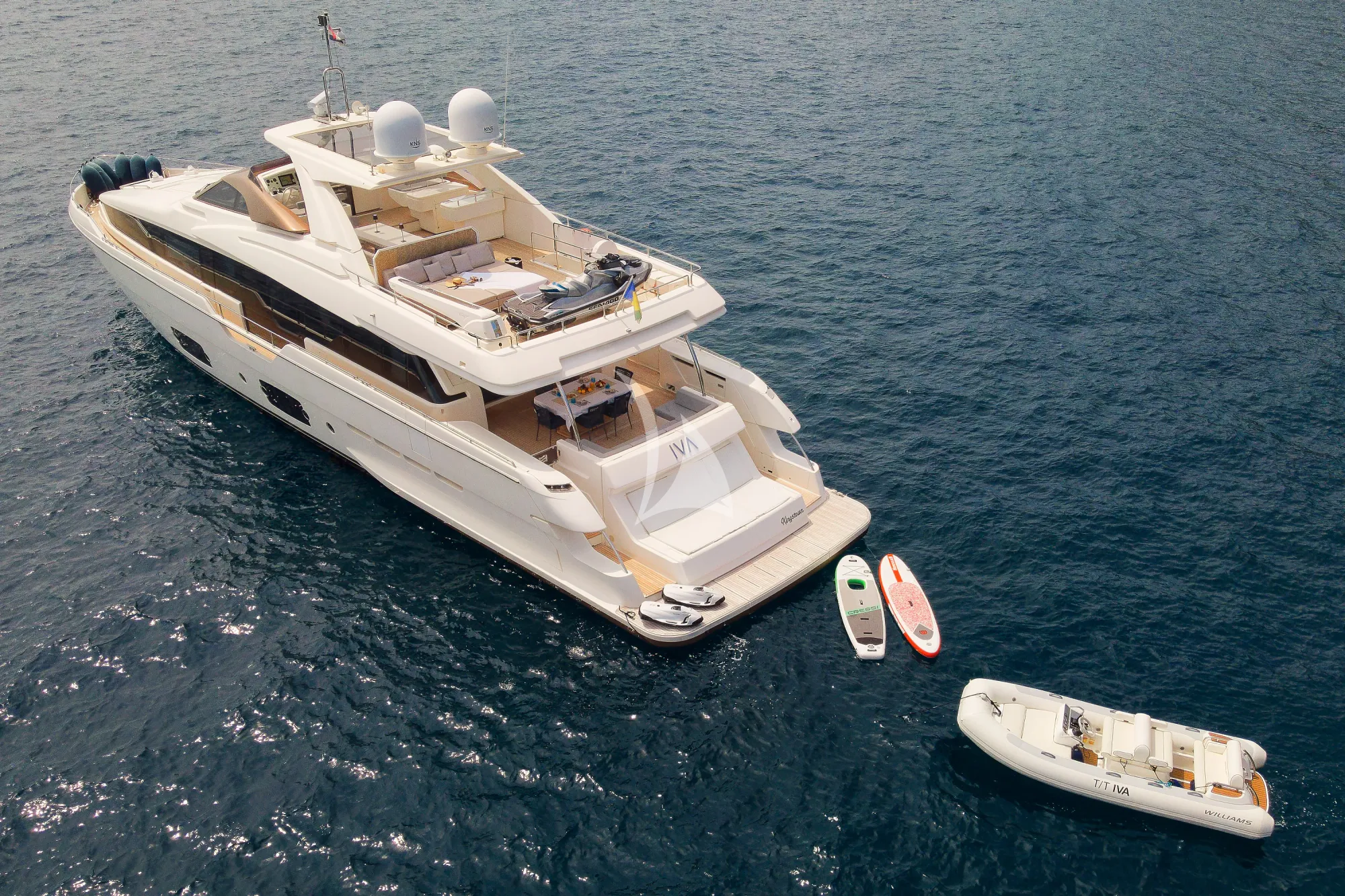 Luxury Crewed Motor Yacht IVA photo 3