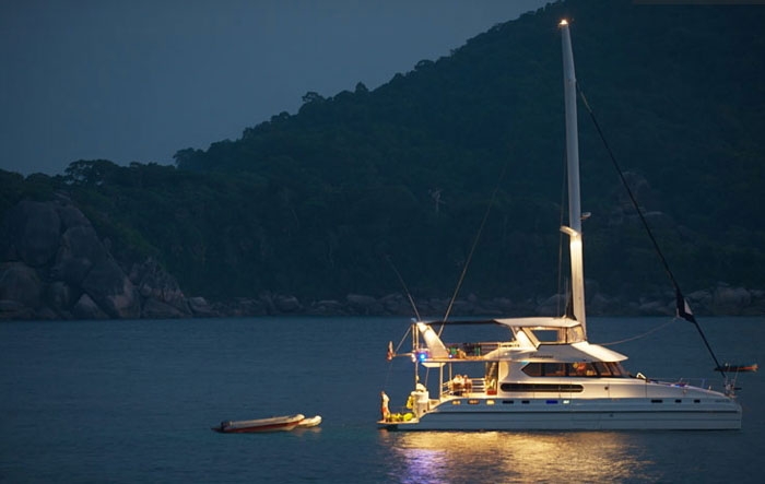 Luxury Crewed Catamaran Jacuzzi Cat photo 6