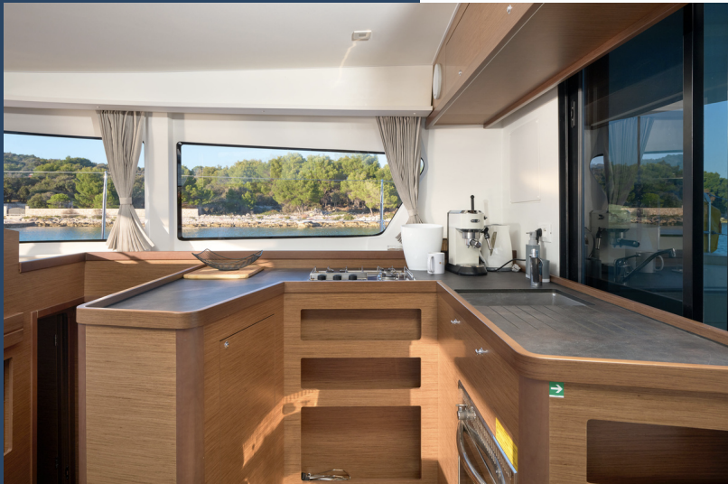 Charter Catamaran JASMINE photo 4